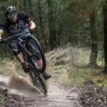 ¿Me puedo meter con una bicicleta eléctrica en un río? Consejos de seguridad